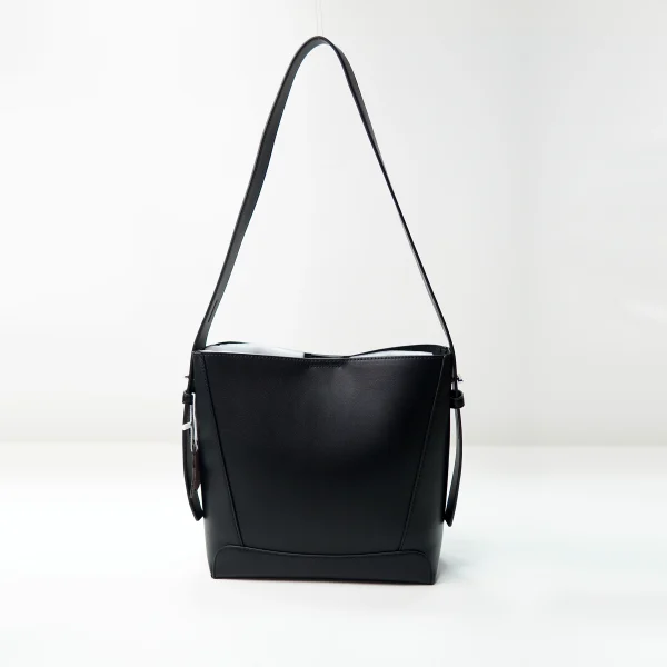 Black shoulder bag sample for custom handbag manufacturing review