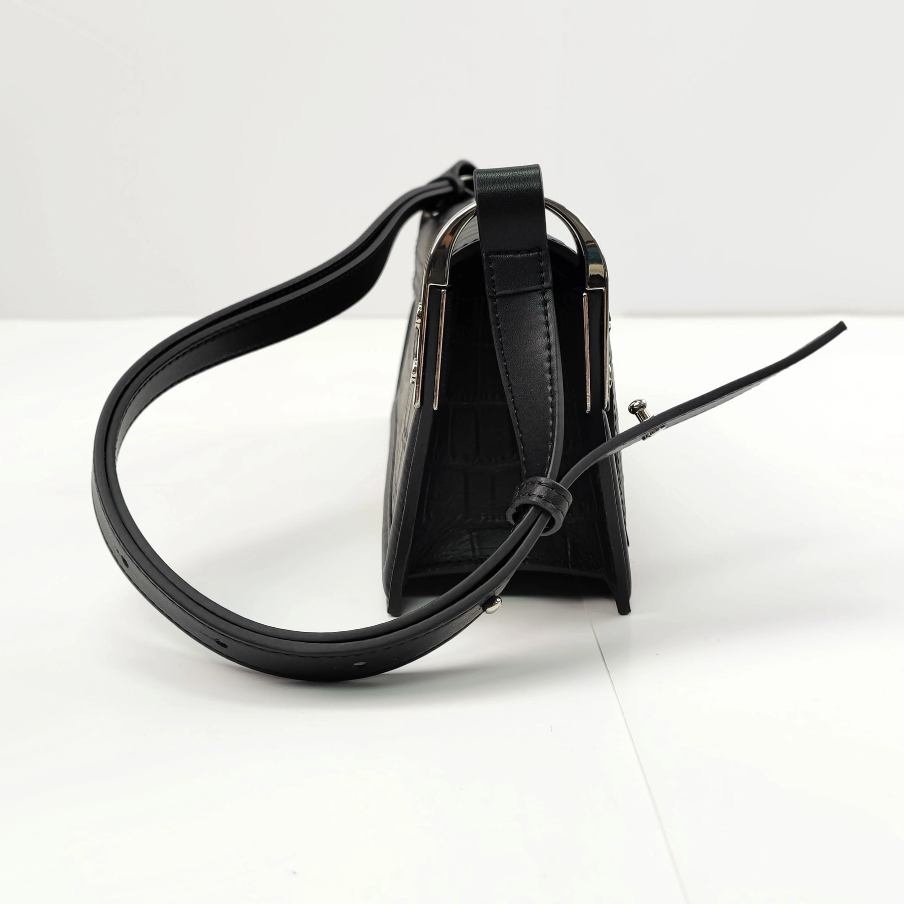 Genuine Leather - Image 3