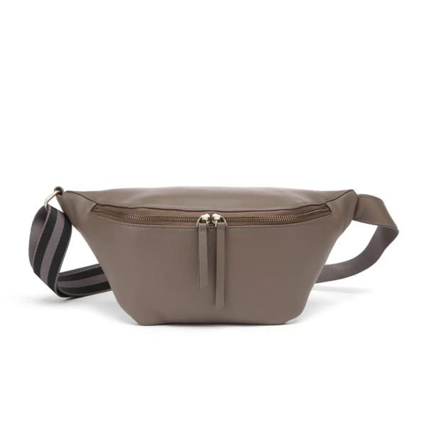 Brown leather waist bag sample for custom handbag manufacturing review