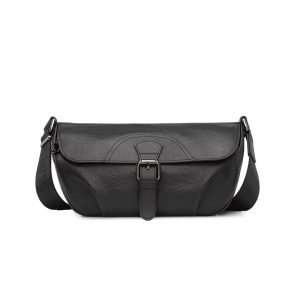 Black flap shoulder bag sample for private label handbag production review