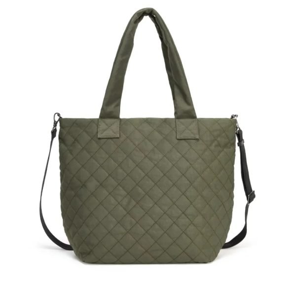 Quilted tote bag sample for custom handbag manufacturing specification review